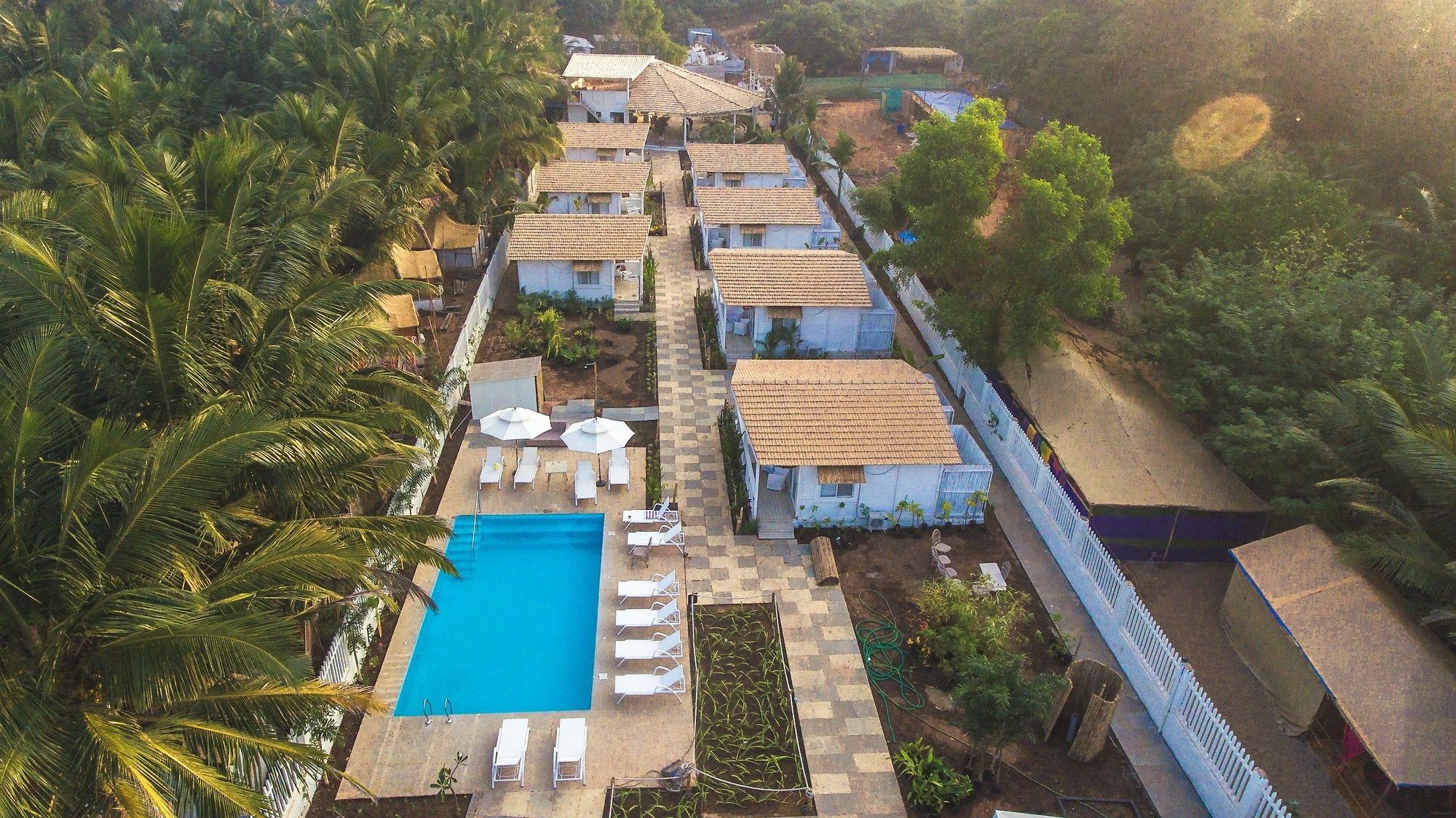 The White Resort Агонда Экстерьер фото
